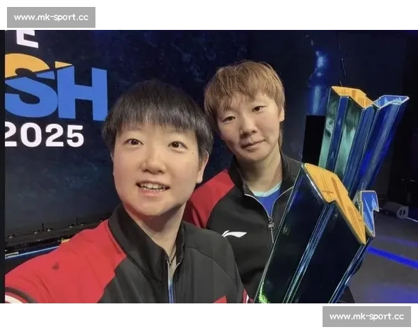 奇迹！女双冠军一路过关斩将，最终捧起奖杯！