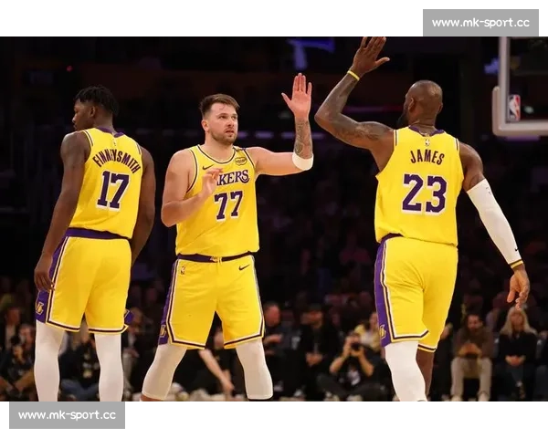 NBA绝杀时刻:用最不可思议的方式,赢得最荣耀的胜利! NBA绝杀时刻:用最不可思议的方式,赢得最荣耀的胜利!